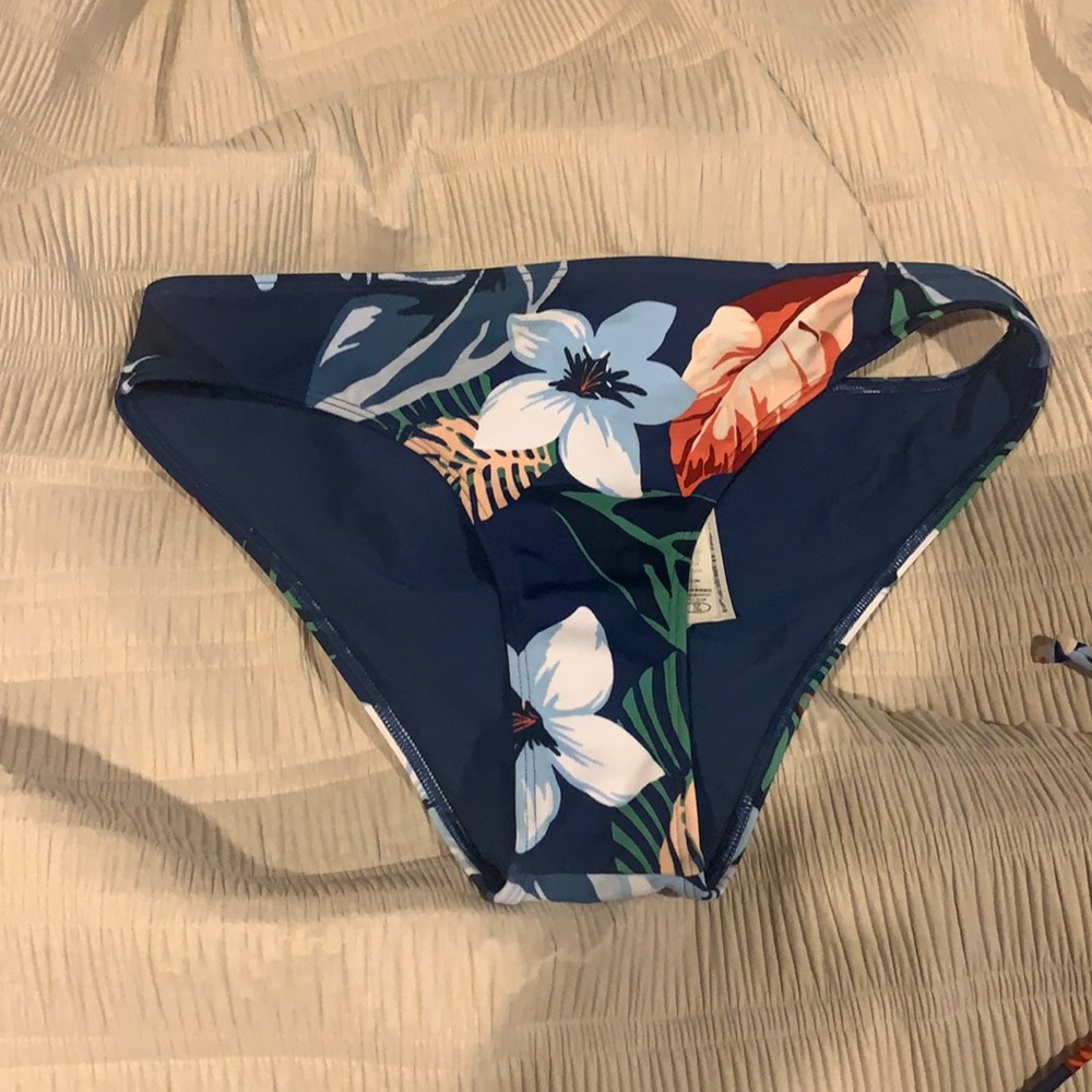 Hollister floral bathing suit bottoms NWT